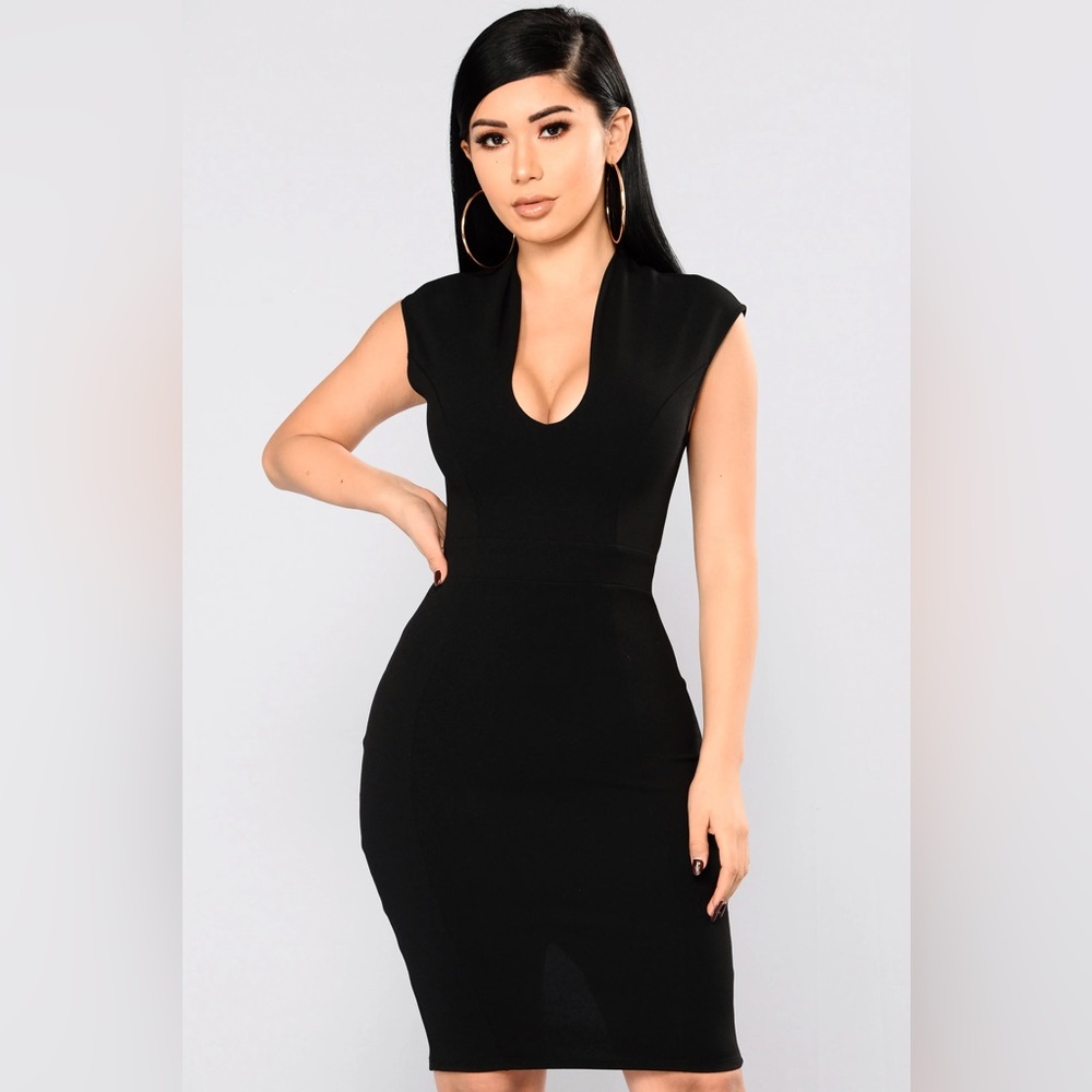 Fashion Nova Black Bodycon Mini Dress Scoop Neck Cap Sleeve